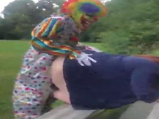 Gibby la payaso folla pawg en daylight