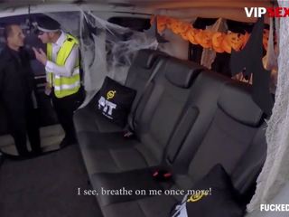 Fuckedintraffic - halloween jasmin jae barmfager britisk politiet kvinne hardcore knulling i den bil - vipsexvault