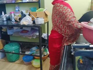 Min bhabhi provoserende og jeg knullet henne i kjøkken når min bror var ikke i hjem