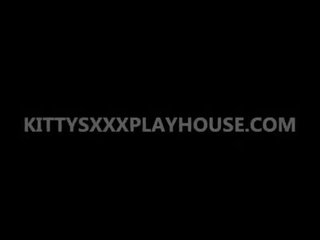 Kittysxxxplayhouse.com kort shorts til poundout